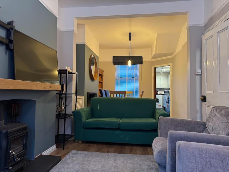 Stylish, Spacious And Central 4 Bedroom House 벨파스트 외부 사진