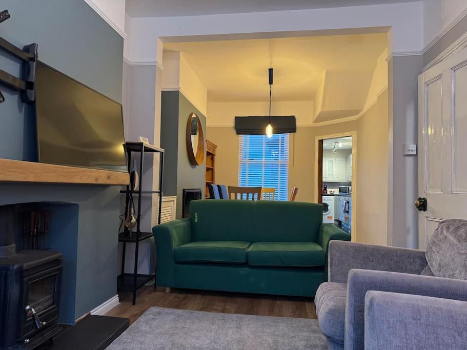 Stylish, Spacious And Central 4 Bedroom House 벨파스트 외부 사진
